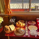 Hotelboot Zwaan