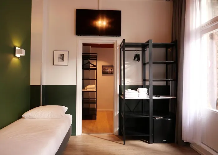 Weber Hotel 117