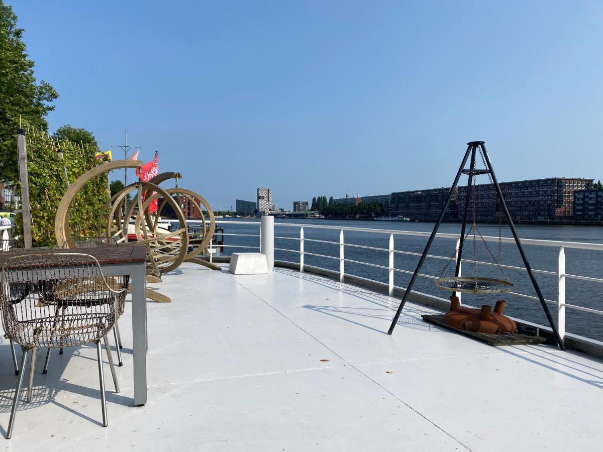 Stunning Boat With A View Bateau-hôtel