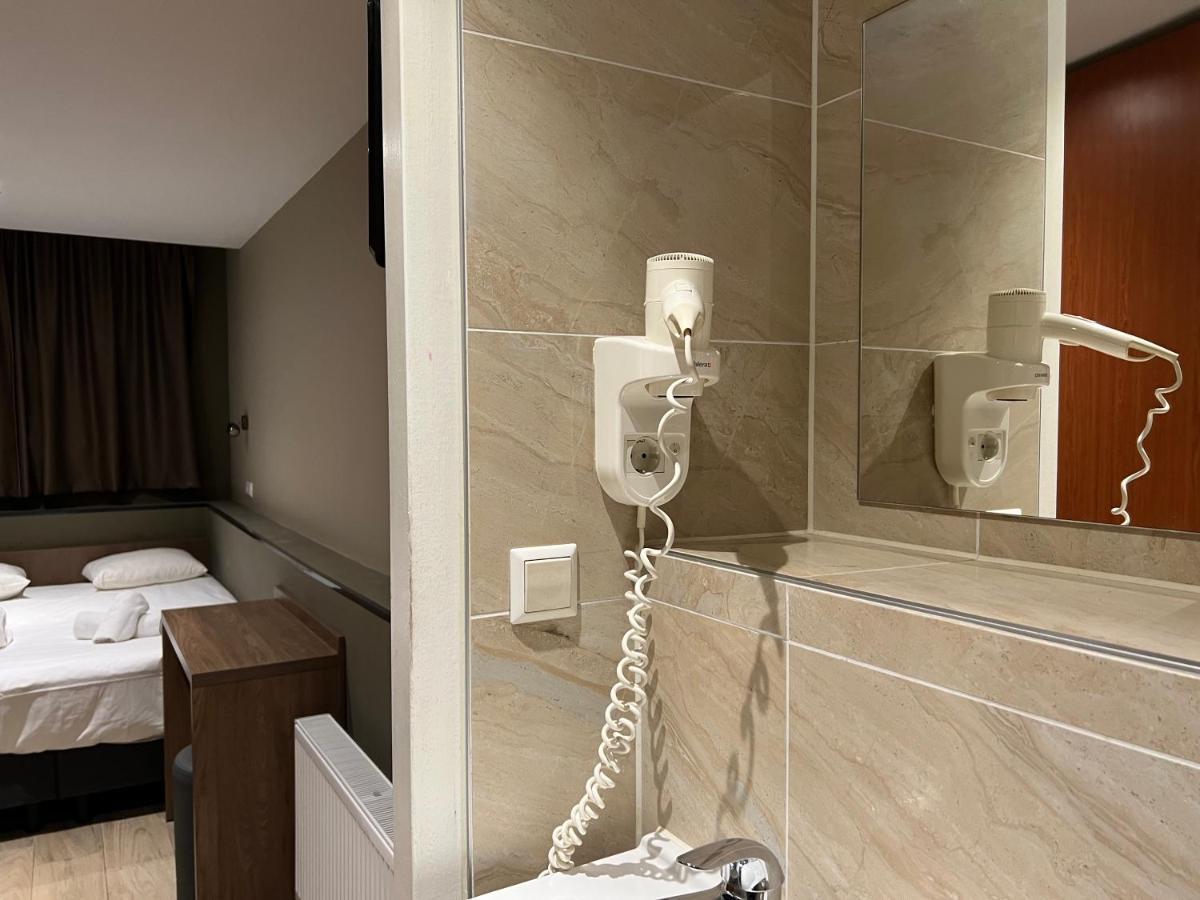 Blossoms City Hotel
