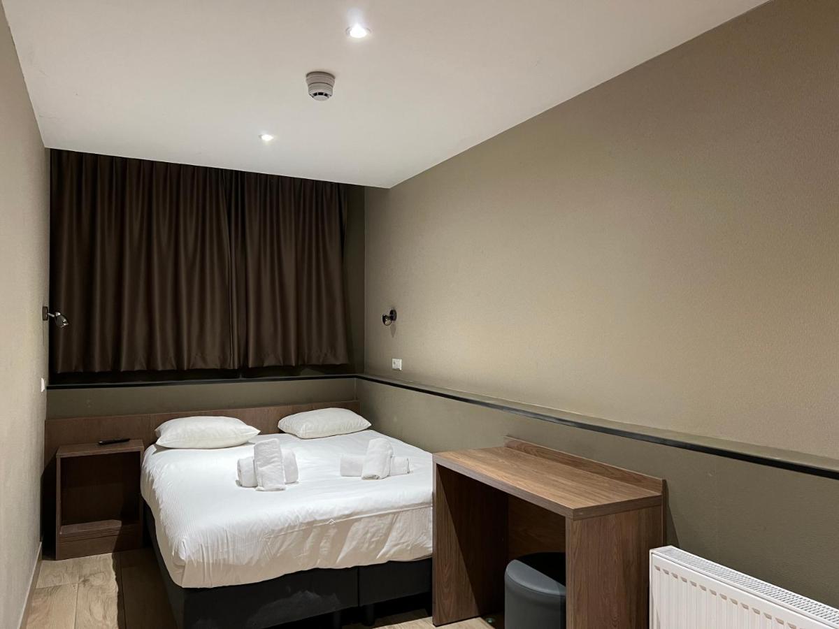 Blossoms City Hotel Hotel
