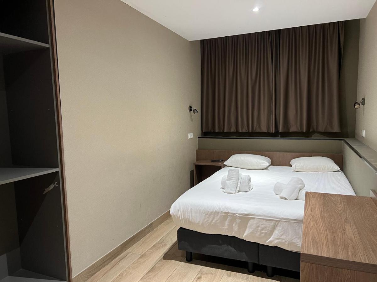 Blossoms City Hotel Hotel