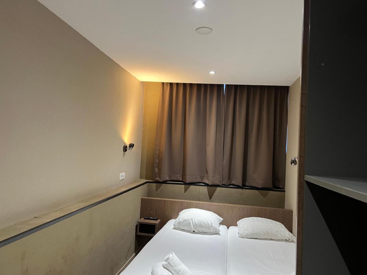 Blossoms City Hotel Hotel 2*