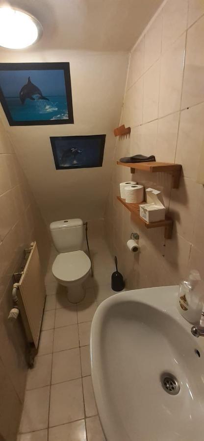 Iru, Not For Parties, Not A Hotel, With No Kitchen Guest house