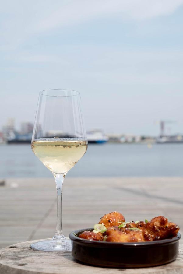 The July - Boat & Co 4*