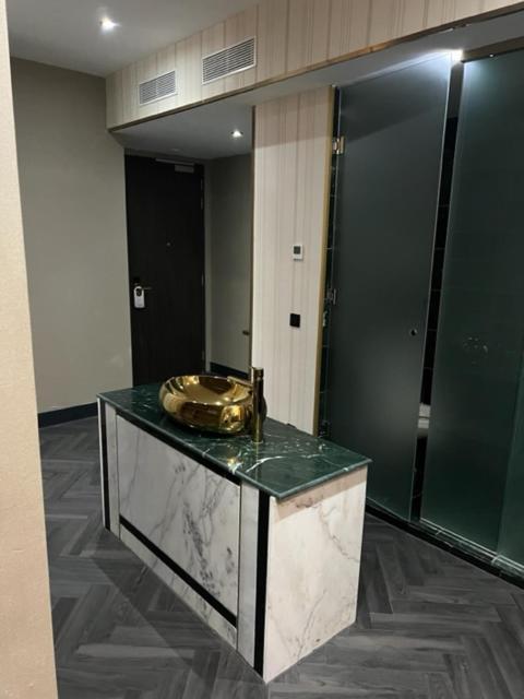 G Hotel