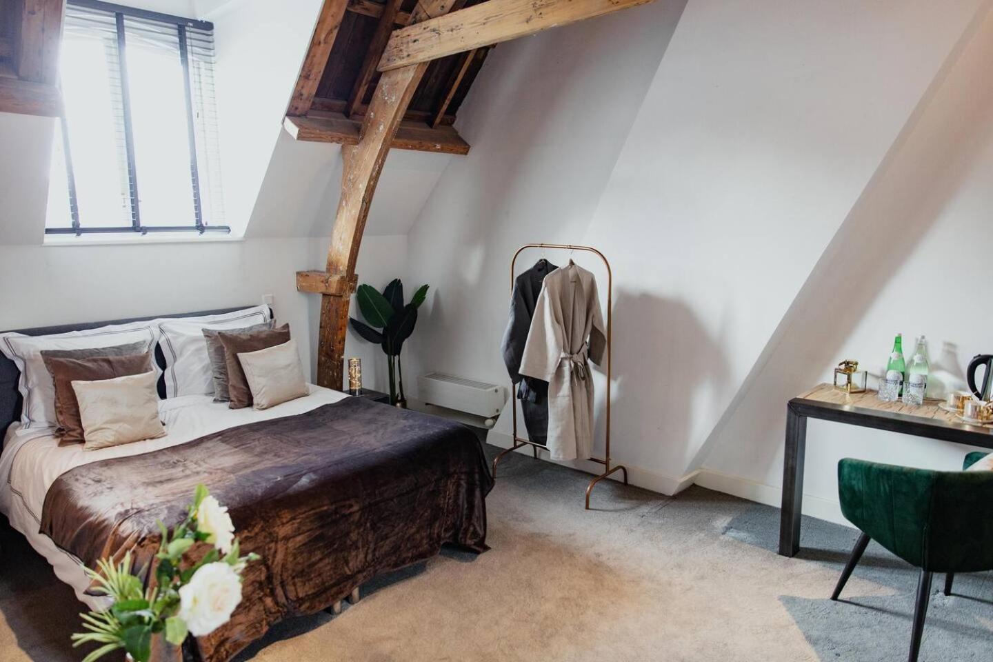 Kerkstraat Couette-café 2*