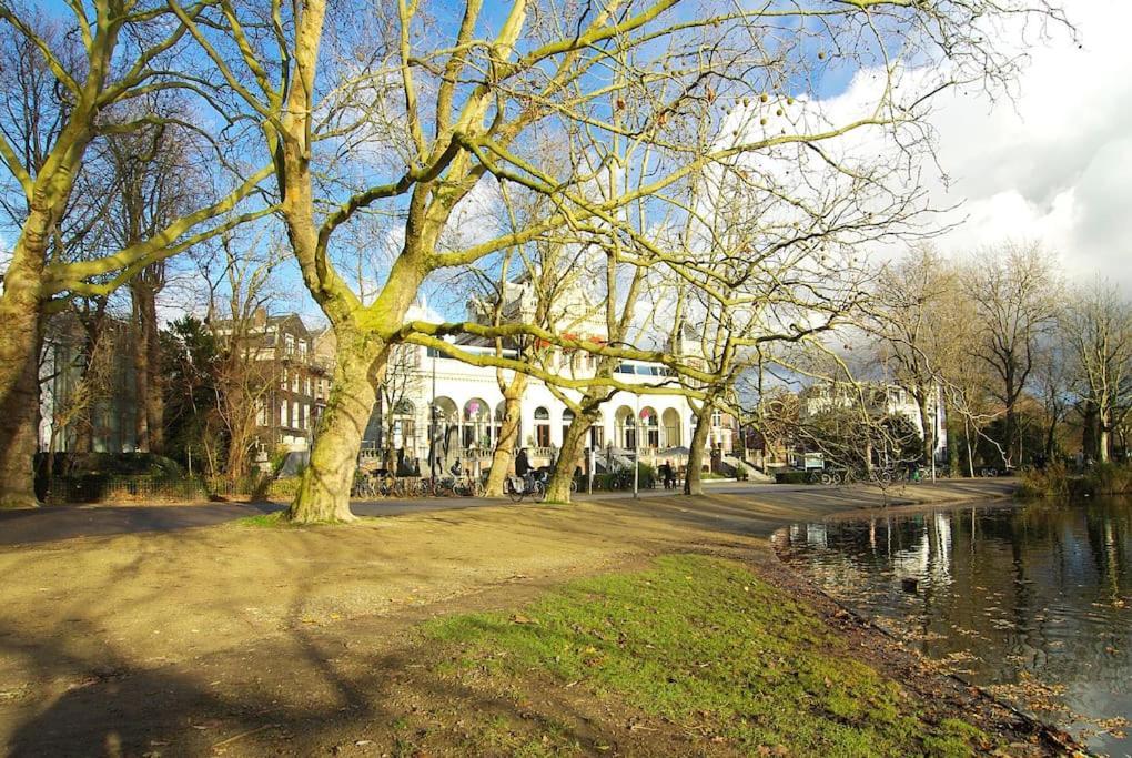Spacious At Park And Museum *