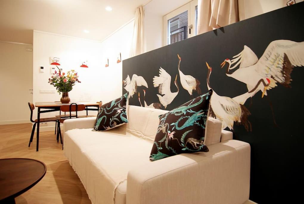 Spacious At Park And Museum Apartment
