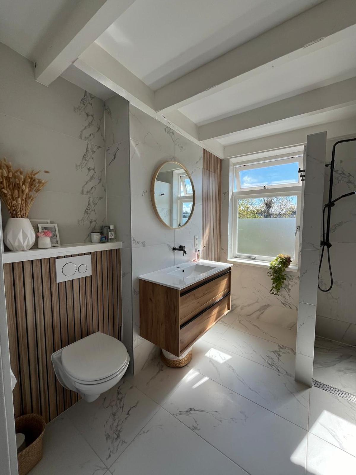 Canal View, Roofterrace Apartment *