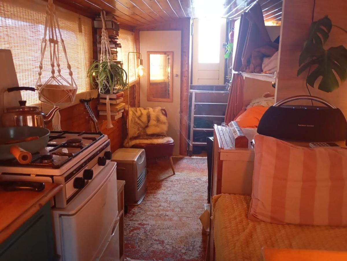 Private Floating Retreat - Entire Space For Groups Apartment Amsterdam