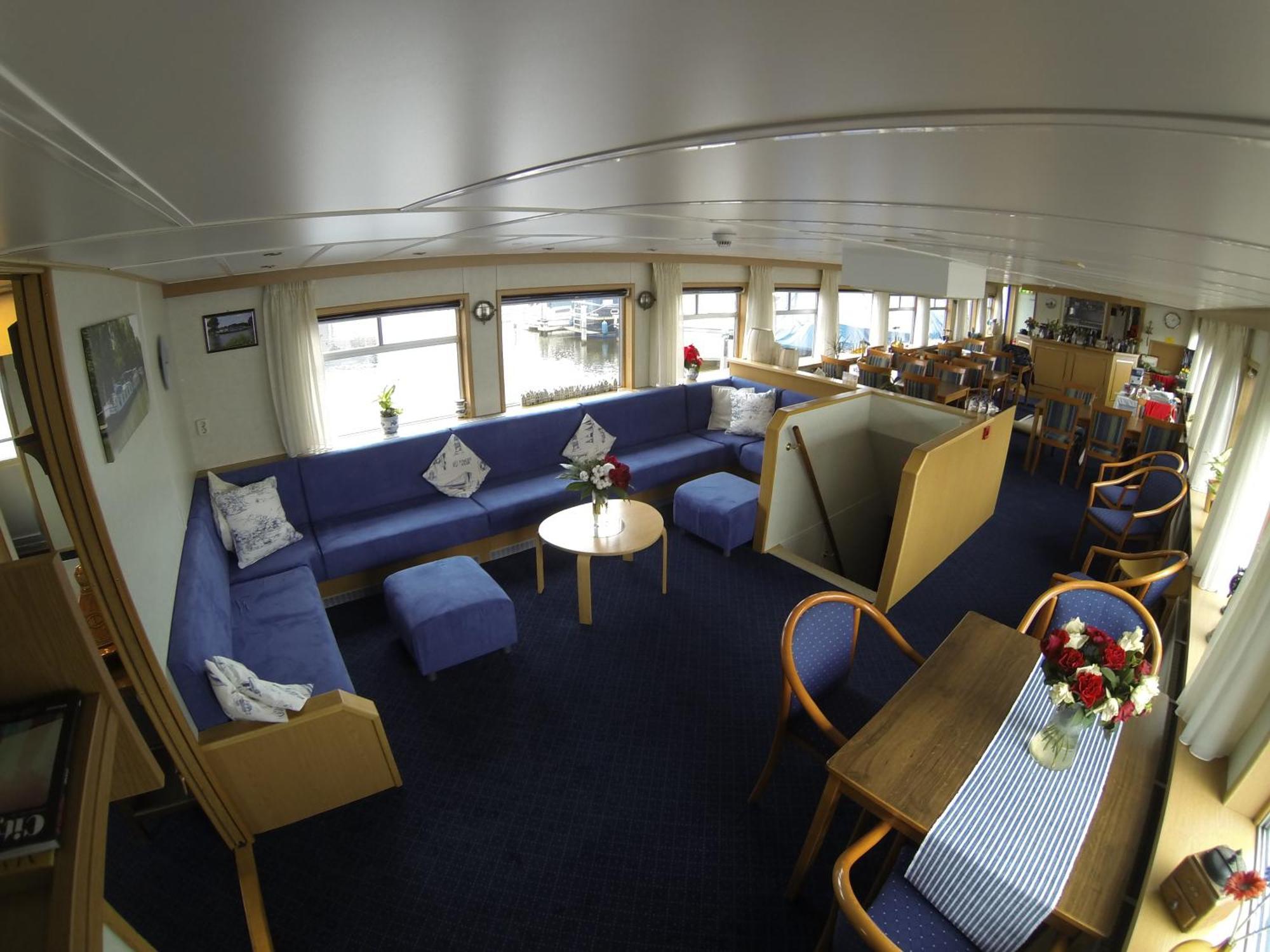 Botel Clair D'Etoile Hotel *