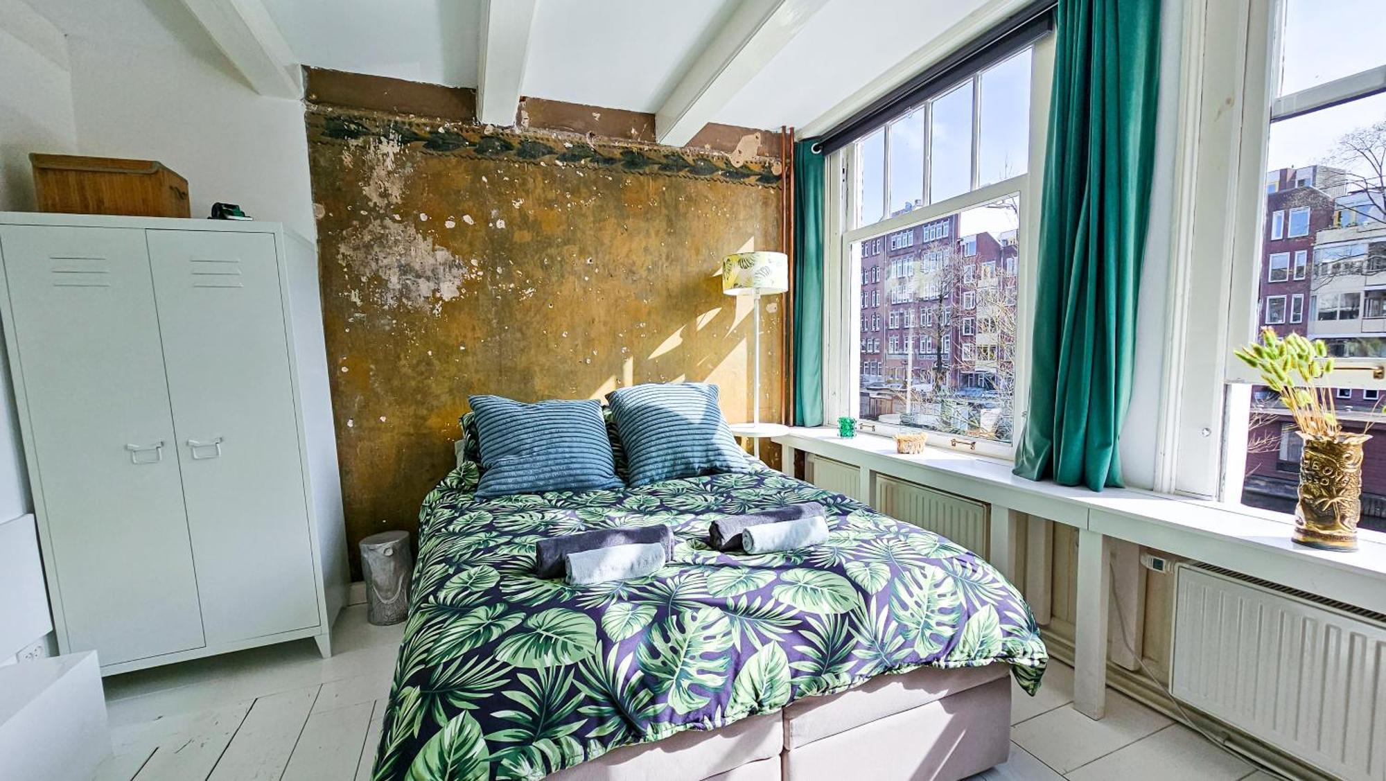 Large En-suite In Historic Canalhouse From 1729 Holiday home