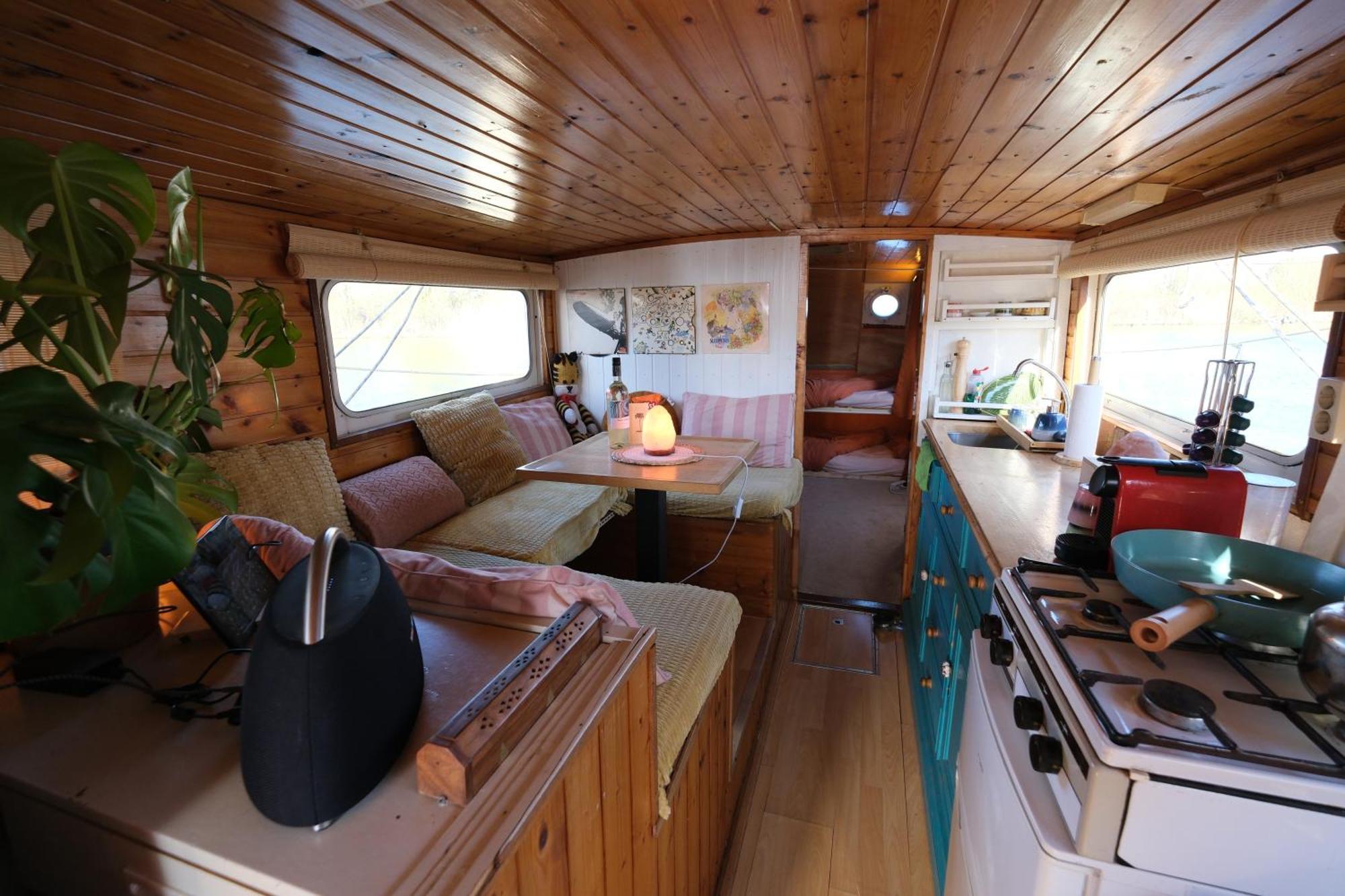 Private Floating Retreat - Entire Space For Groups *