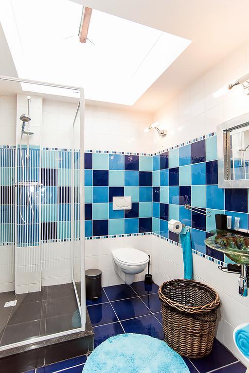 Rose 170 Bed & Breakfast 5*
