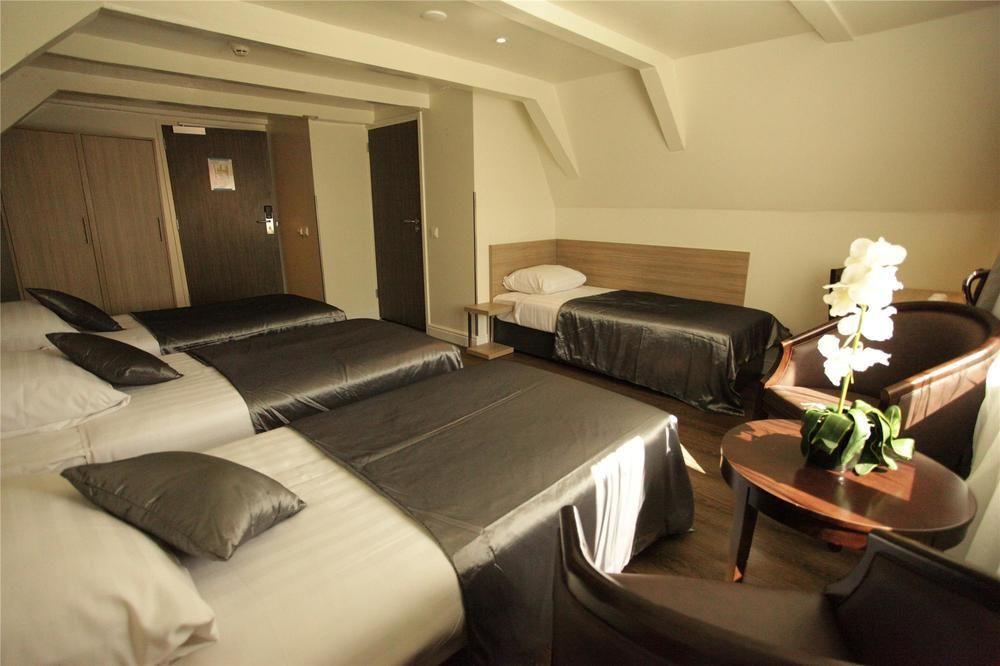 Hotel Library 3*