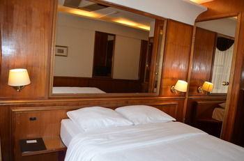 Rembrandtplein Hotel *