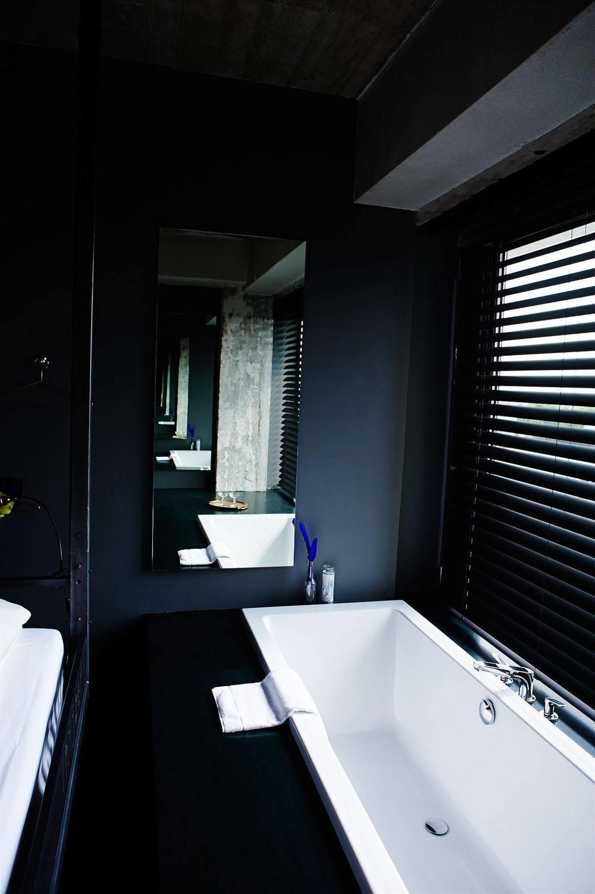 Volkshotel Hotel 3*