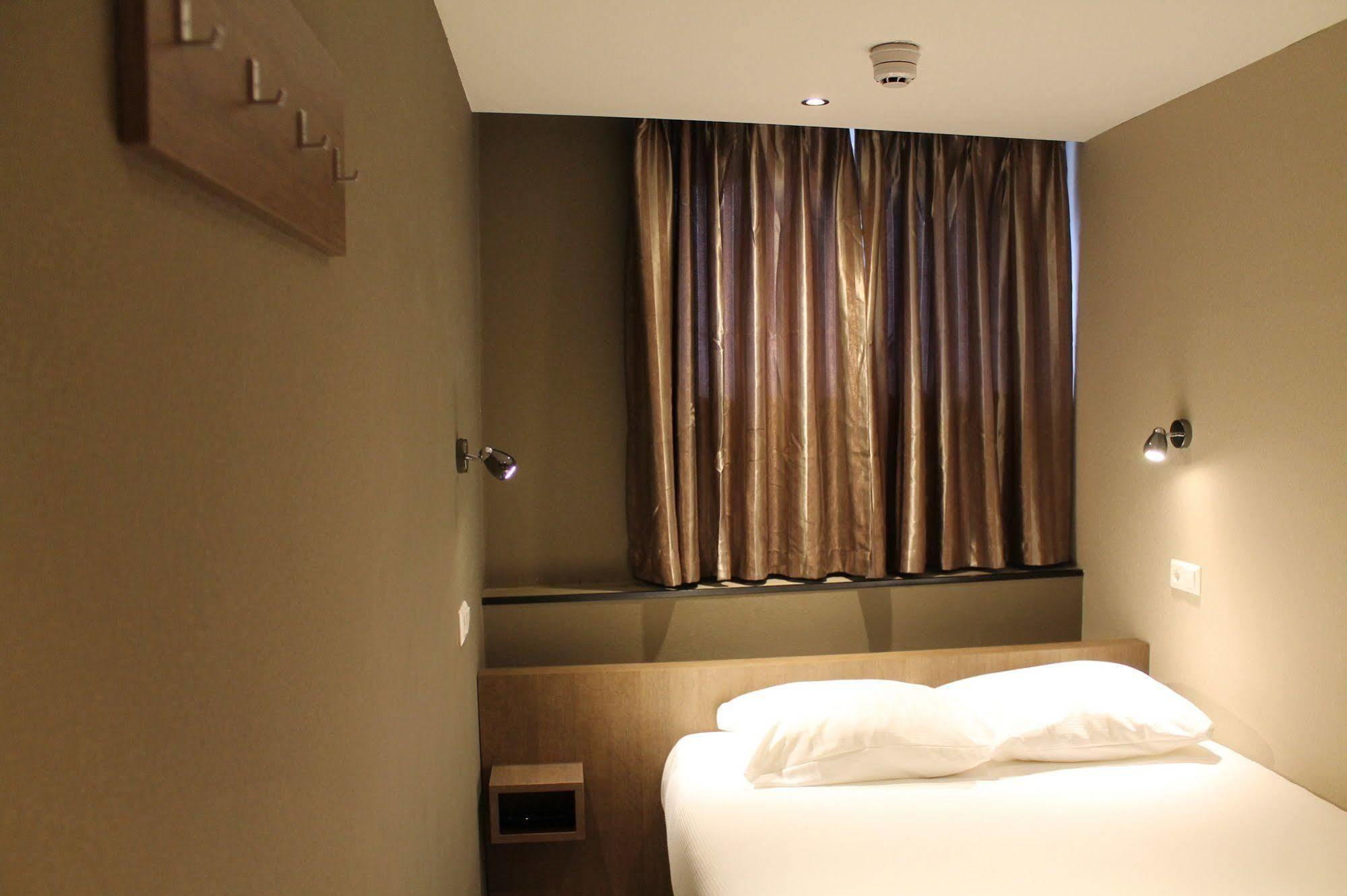 Blossoms City Hotel Hotel 2*