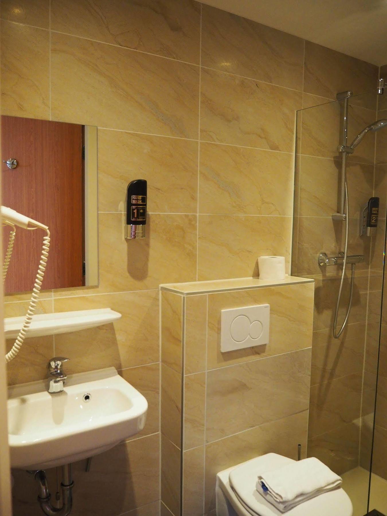 Hotel Blossoms City Hotel 2*