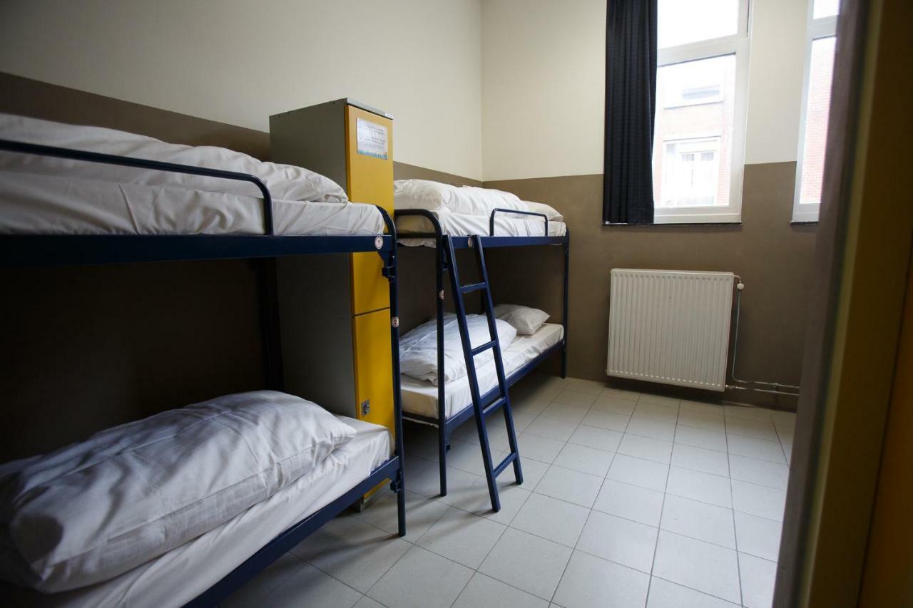 Shelter Jordan Christian Hostel *