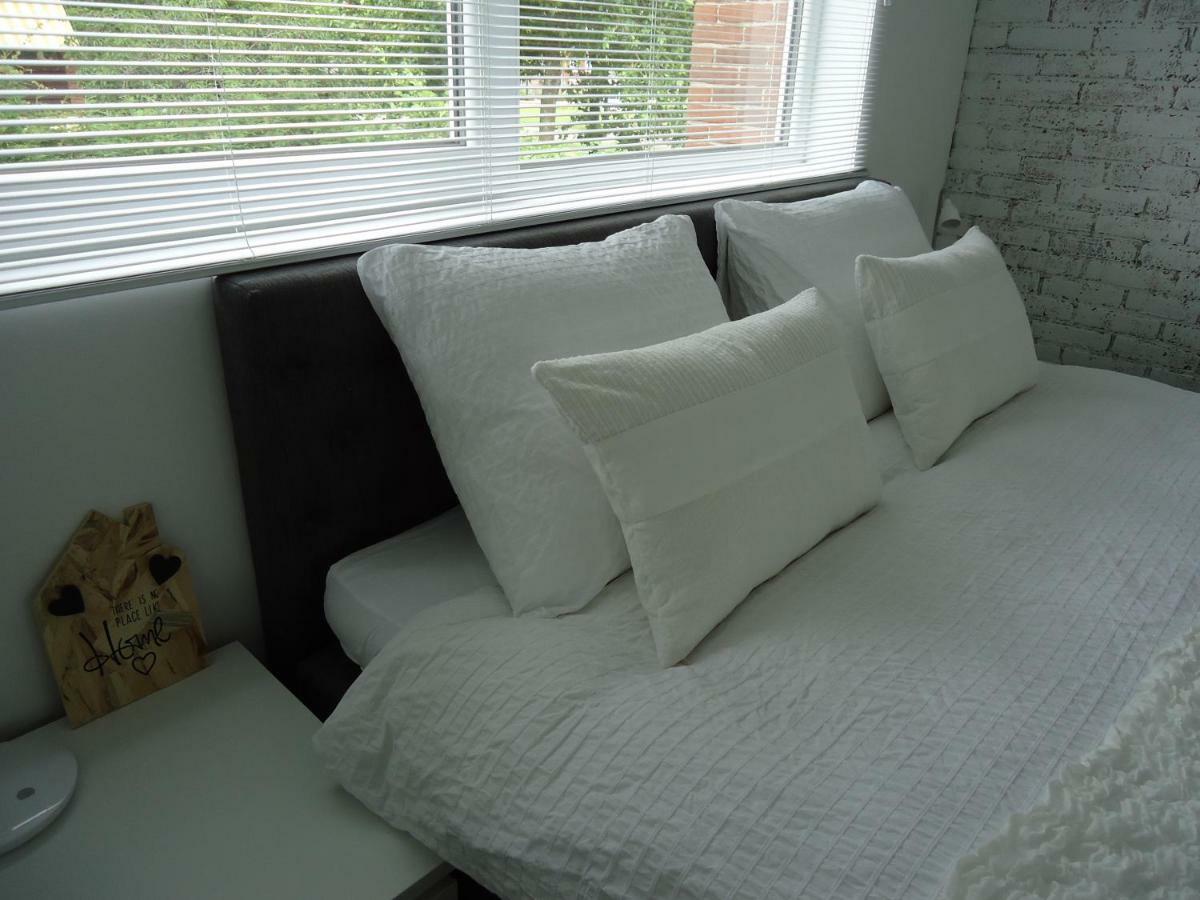 Sloterpark Bed & Breakfast 2*