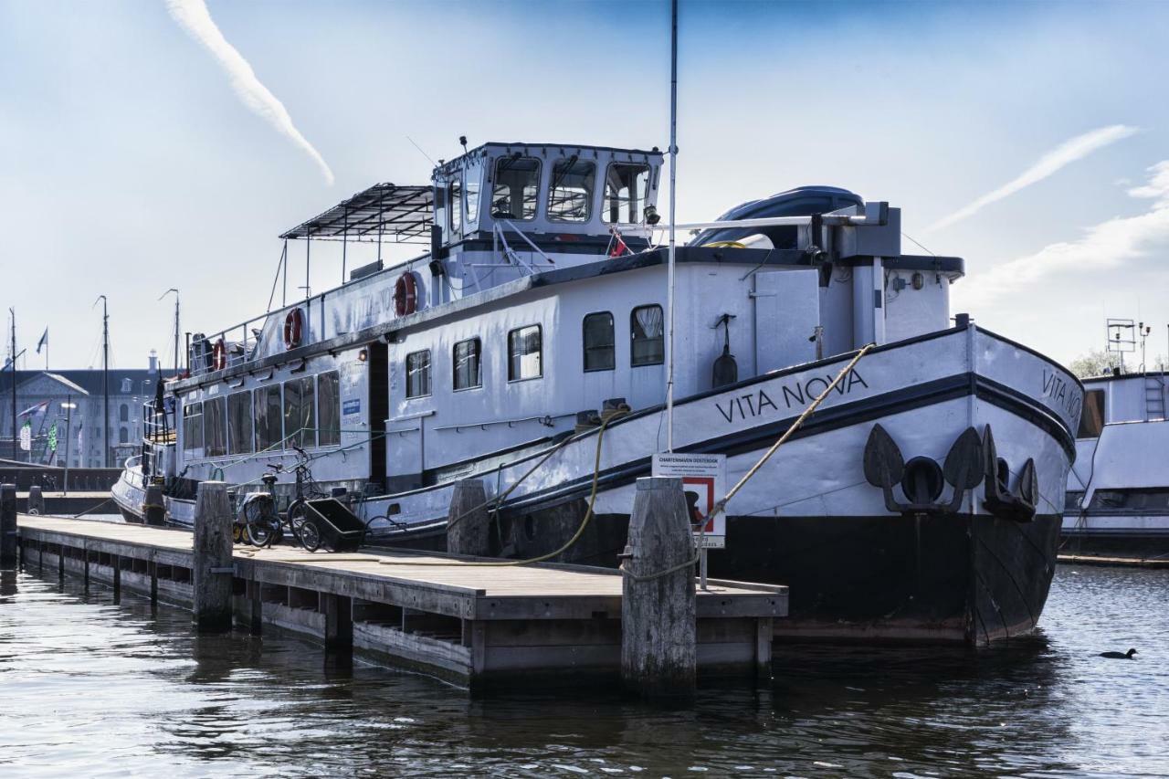 Nova Botel 2*